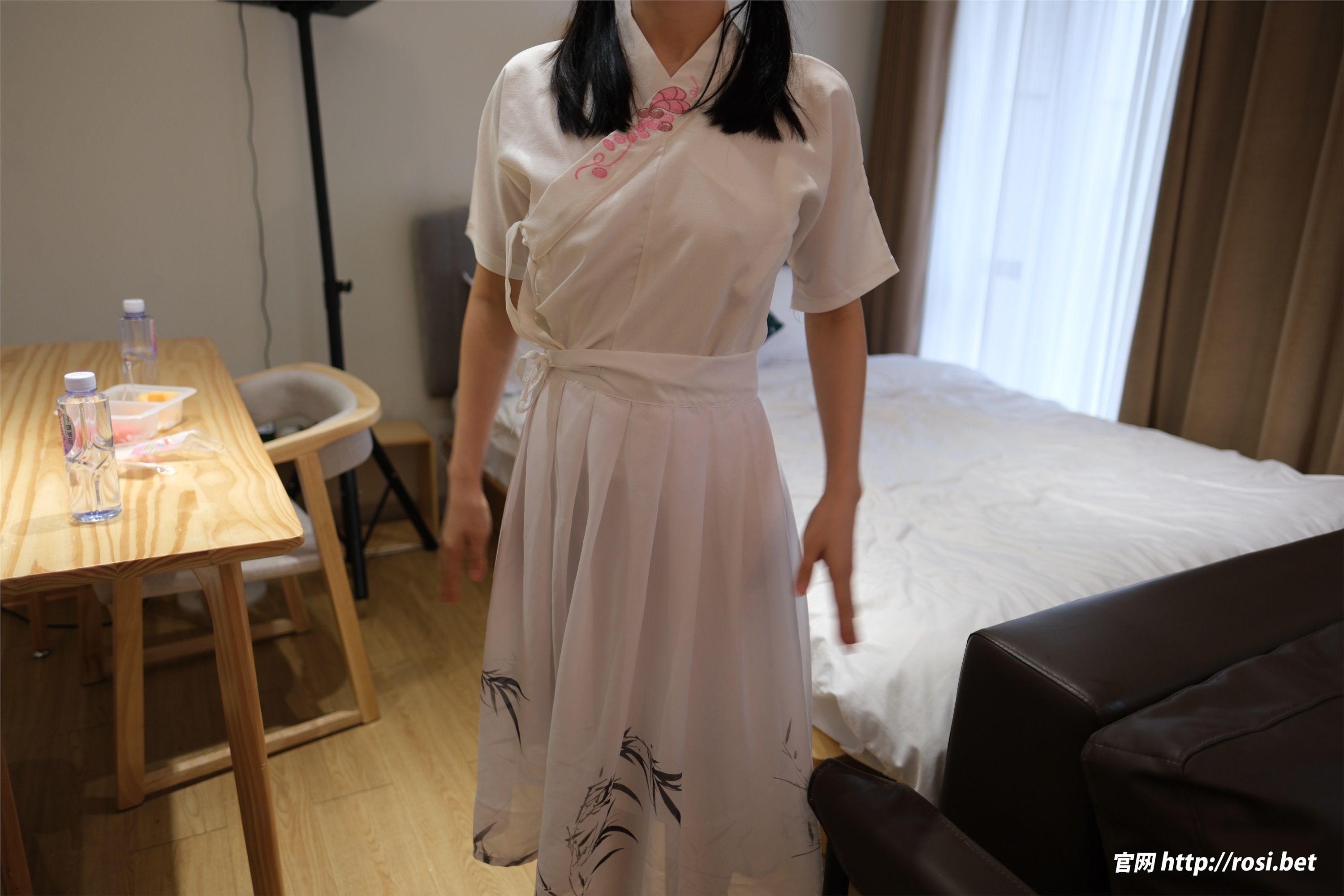 ROSI写真 2024.11.30 NO.4744